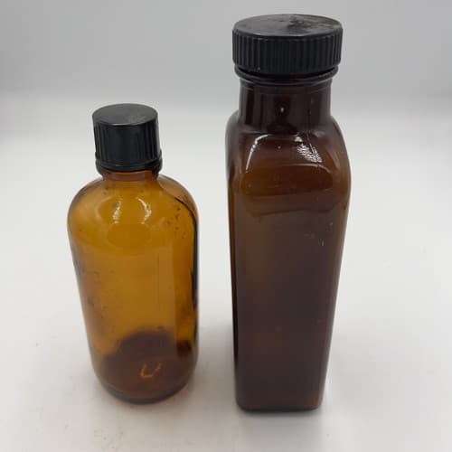 Lot of 2 Early Amber Apothecary Medicine Bottles with lids - Thumbnail 3