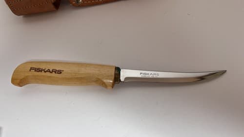 NICE FISKARS FINLAND 4" BLADE FISH FILET KNIFE WITH SHEATH 8" LONG - Thumbnail 4