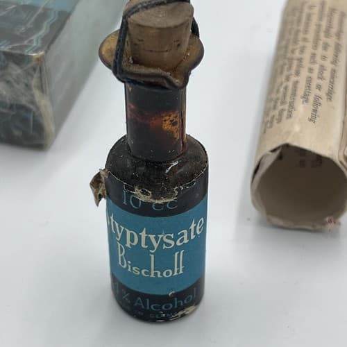 Early 1900's Bischoff Styptysate hemostatic bottle with some contents RARE - Thumbnail 4