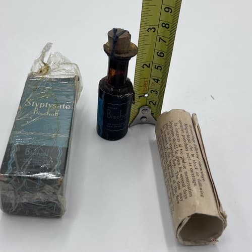 Early 1900's Bischoff Styptysate hemostatic bottle with some contents RARE - Thumbnail 2