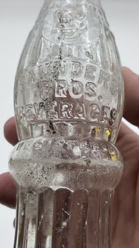 RARE Saunders Bros Beverages Newark NJ Soda bottle Embossed 6 1/2oz - Thumbnail 2