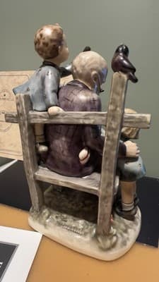 M.J.Hummel Goebel At Grandpa's #51 Figurine with COA & Box - Thumbnail 3