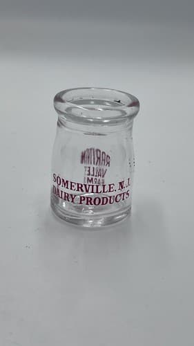 VINTAGE 1950 RARITAN VALLEY FAMRS SOMMERVILLE NJ DAIRY MINIATURE MILK BOTTLE - Thumbnail 4