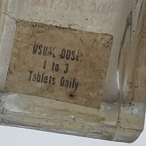 Vintage 1940's Medicinal Bottle Reed Carnrick Estrogenic Substance EMPTY - Thumbnail 4