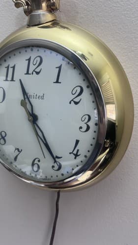VINTAGE MID CENTURY UNITED MODEL 370 Brass POCKET WATCH WALL CLOCK - Works - Thumbnail 2