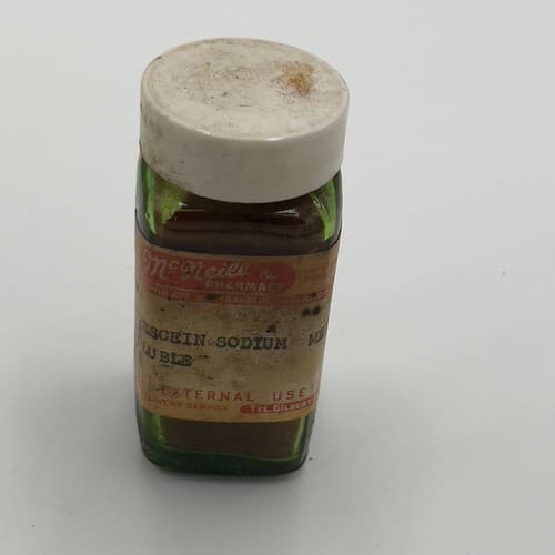 Antique McNeill Fluorescein Sodium Merck Pharmacy Medicine Bottle Label Green - Thumbnail 2