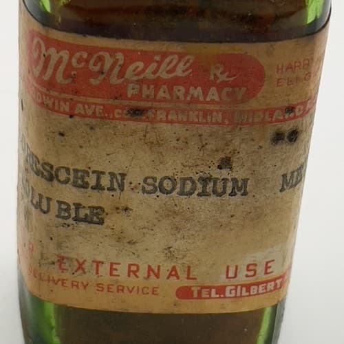Antique McNeill Fluorescein Sodium Merck Pharmacy Medicine Bottle Label Green - Thumbnail 3