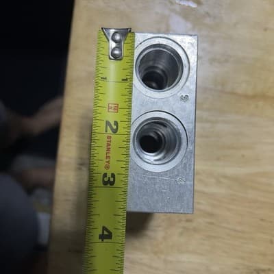 Selling Precision Hydraulic Manifold 20982 - Thumbnail 2