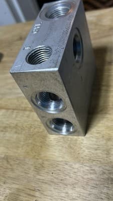 Selling Precision Hydraulic Manifold 20982 - Thumbnail 13