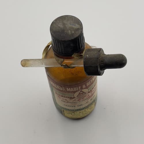 Vintage Magnus, Mabee & Reynard Clove Oil Bottle some contents - Thumbnail 4