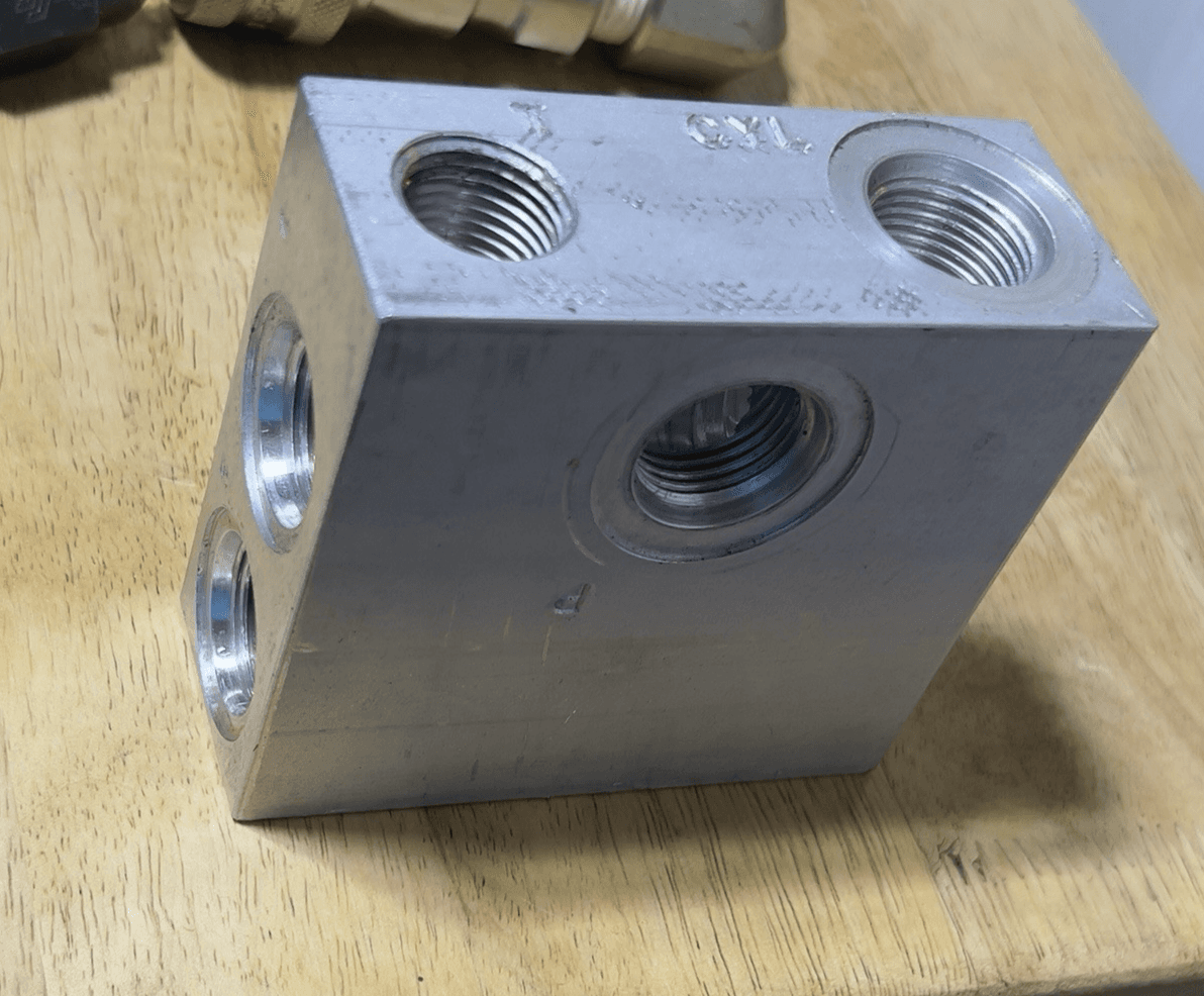 Selling Precision Hydraulic Manifold 20982 - Thumbnail 11