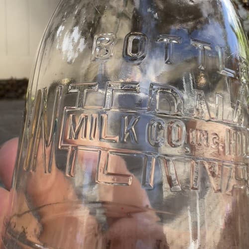 Vintage International Milk Company 1 Quart Milk Bottle from Hillside New Jersey - Thumbnail 5