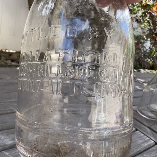 Vintage International Milk Company 1 Quart Milk Bottle from Hillside New Jersey - Thumbnail 3