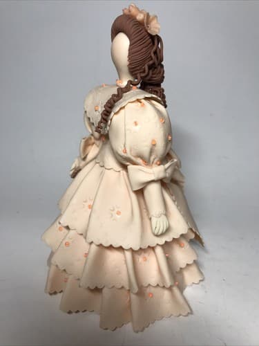 Vintage Dominican Rep Handmade Lady Dress Figurine Ampliflor 7.5" Porcelanicron - Thumbnail 2