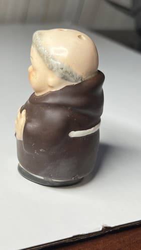 GOEBEL HUMMEL Fryar TUCK MONK PRIEST SALT & PEPPER SHAKER GERMANY 1950's Big Bee - Thumbnail 2