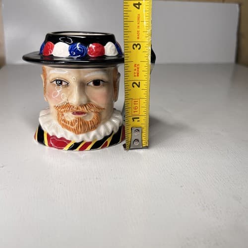James Sadler Teapot, Characters of England Series, the Beefeater - Thumbnail 6