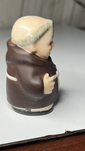GOEBEL HUMMEL Fryar TUCK MONK PRIEST SALT & PEPPER SHAKER GERMANY 1950's Big Bee - Thumbnail 4