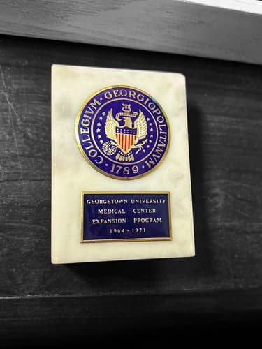 Vintage Georgetown University Official Seal Fine Marble Base Paperweight - Thumbnail 7