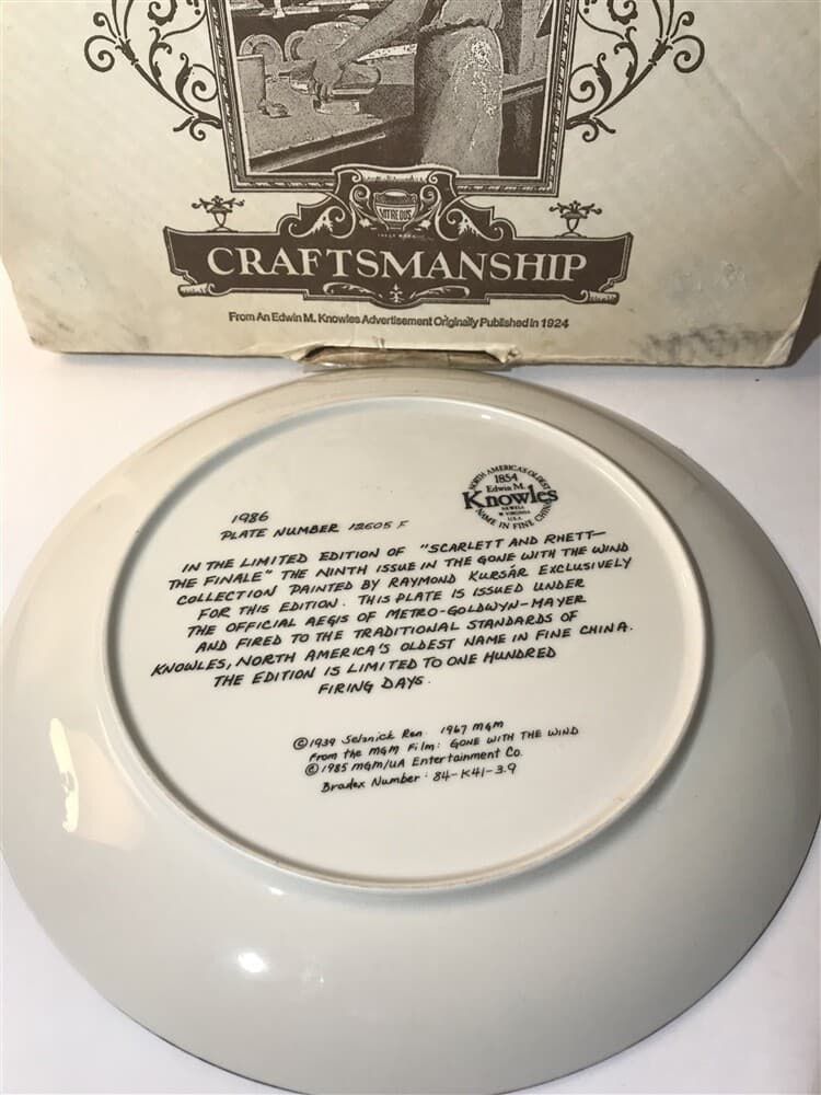 KNOWLES COLLECTOR PLATE "Scarlett and Rhett " GONE WITH THE WIND Vintage - Thumbnail 5