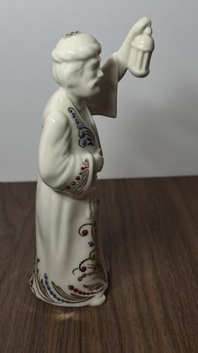 LENOX Nativity CHINA JEWELS INNKEEPER Holding Lantern Excellent Condition - Thumbnail 4