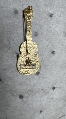 Hard Rock Cafe San Juan Puerto Red Flag Guitar Pin - Thumbnail 2