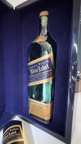 Johnnie Walker Blue Label Highest Awards Whisky Empty Bottle with case, ltd ed - Thumbnail 2
