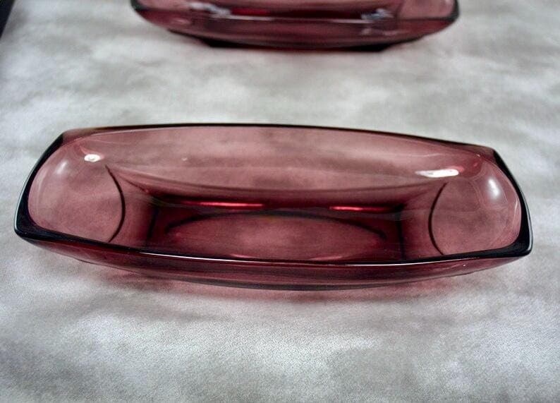 Moroccan Amethyst Relish Dish by Hazel Atlas. Purple Mid Century Moroccan Vegetable Bowl. Hazel Atlas Moroccan Amethyst Pattern. - Thumbnail 2