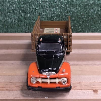 CUSTOM CHROME, 1/34 FIRST GEAR 1951 FORD F-6 FULL RACK STAKE TRUCK 18-1161 - Thumbnail 3