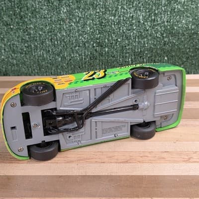1/18 SCALE--ERTL #23 CHAD LITTLE JOHN DEERE NASCAR STOCK CAR - Thumbnail 9