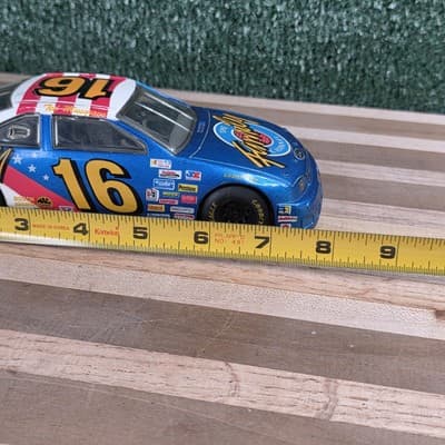 1995 Racing Champions #16 The Family Channel 1:24 Scale Ford Nascar Car NO BOX - Thumbnail 10