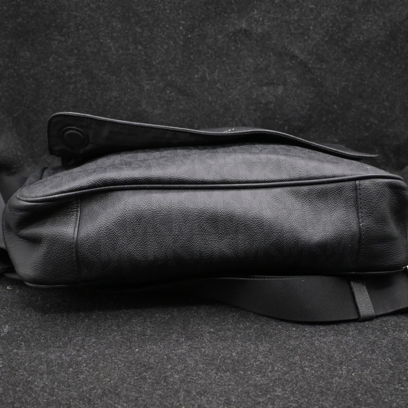 Michael Kors Men's Mason Explorer Messenger Bag - Black - Thumbnail 7
