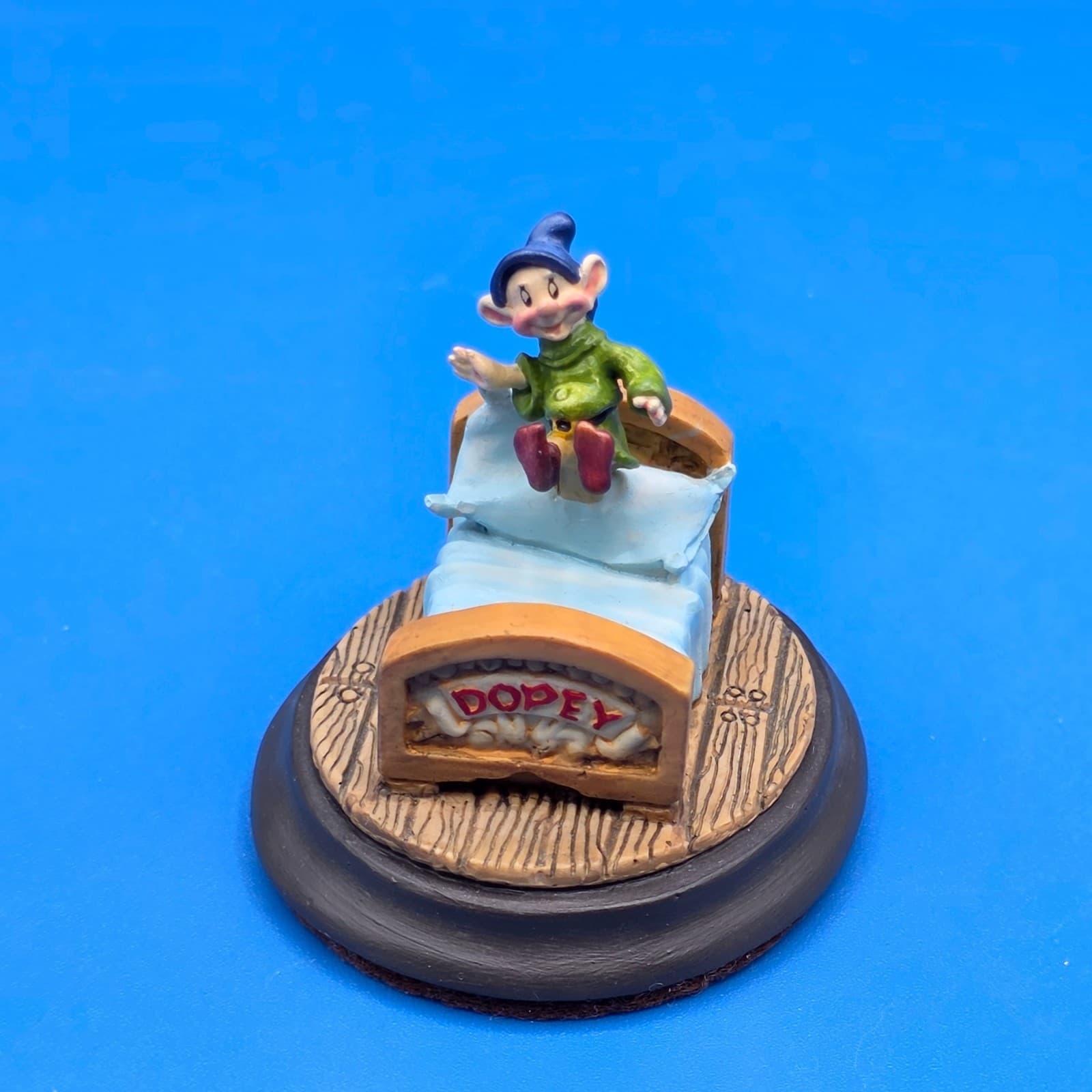 Goebel Miniatures - Dopey - Disney Snow White - 1994 - Mark # 451-C - Thumbnail 3