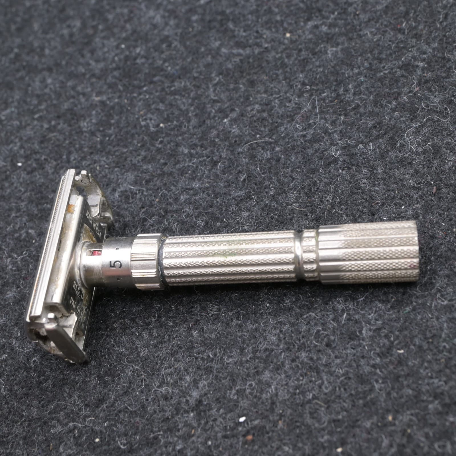 Vintage Gillette Fatboy Adjustable Safety Razor/F3 1960 - Thumbnail 6