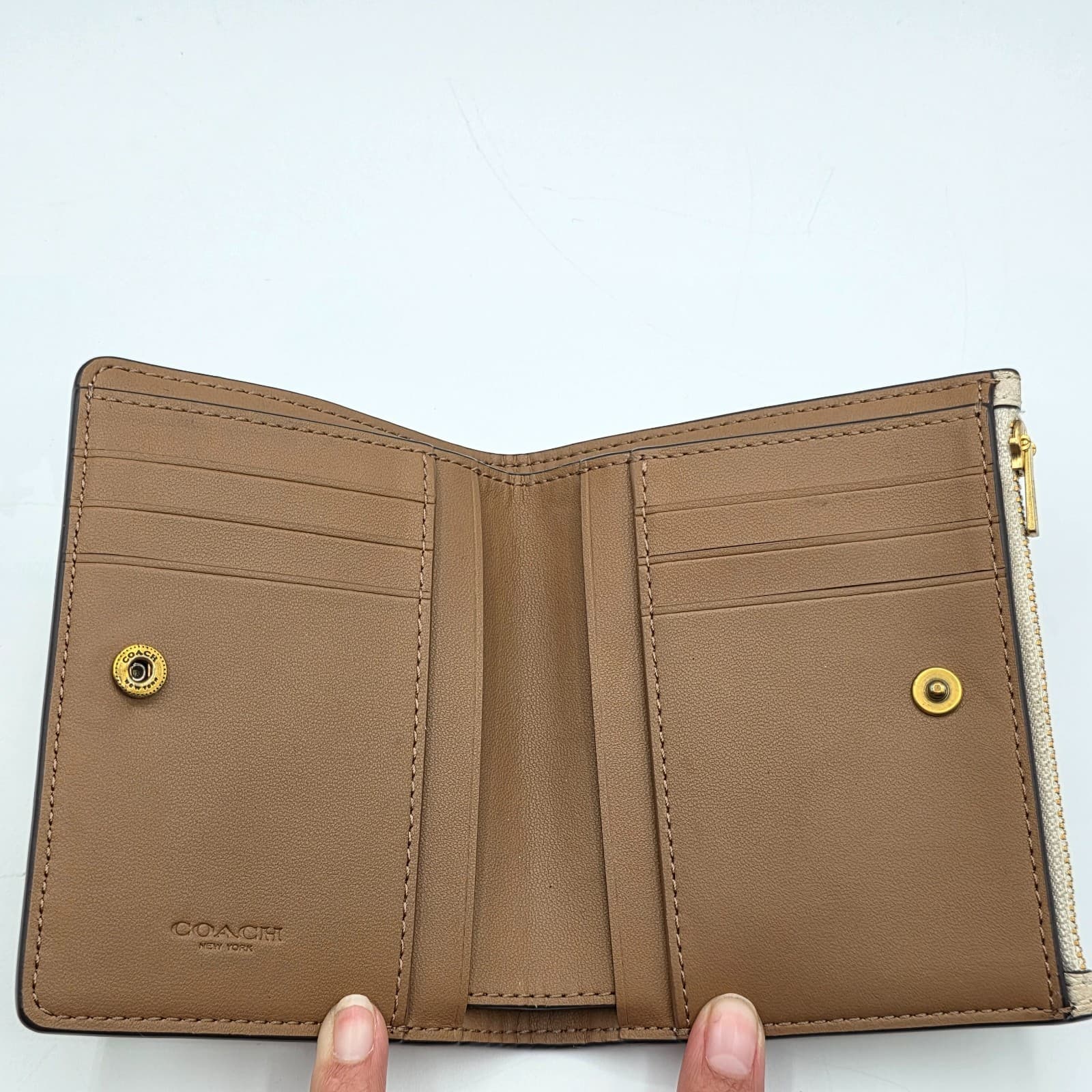 Coach Horse & Carriage Bifold Snap Wallet Chalk Taupe C9610 - Thumbnail 6
