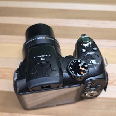 Fujifilm Finepix S2500HD 12MP Digital Camera 18x Optical Zoom Cap Strap - Thumbnail 6