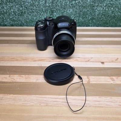 Fujifilm Finepix S2500HD 12MP Digital Camera 18x Optical Zoom Cap Strap - Thumbnail 2