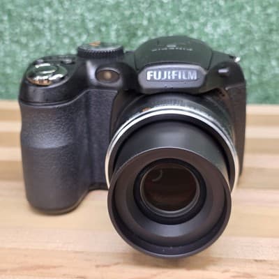 Fujifilm Finepix S2500HD 12MP Digital Camera 18x Optical Zoom Cap Strap - Thumbnail 3