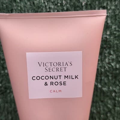 2 VICTORIA'S SECRET COCONUT MILK ROSE CALM CREAM BODY WASH MOISTURIZING 8 Fl OZ - Thumbnail 5