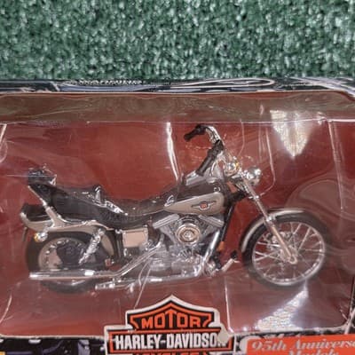 1998 Maisto Harley-Davidson 95th Anniversary 1:18 Series 3 FXDWG Dyna Wide Glide - Thumbnail 4