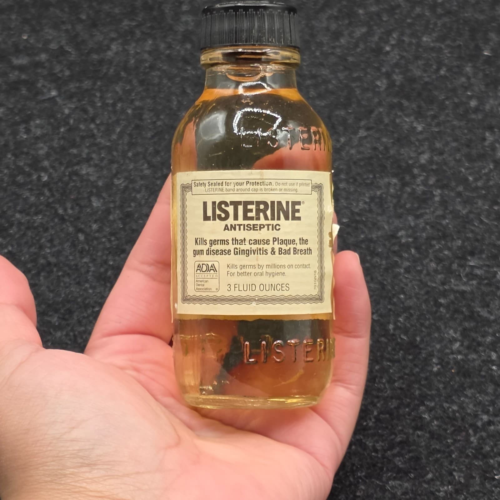 Vintage Embossed Listerine Antiseptic Bottle 3 Fl. Oz / 88ml. New & Sealed - Thumbnail 8