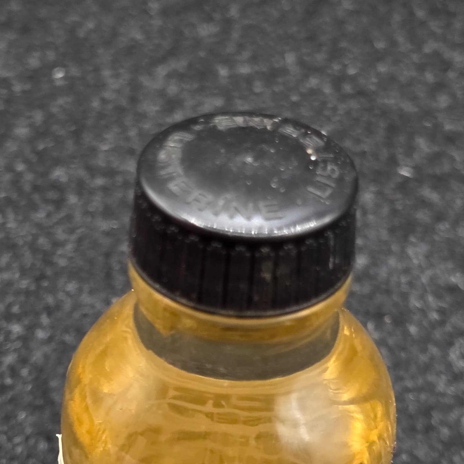Vintage Embossed Listerine Antiseptic Bottle 3 Fl. Oz / 88ml. New & Sealed - Thumbnail 4