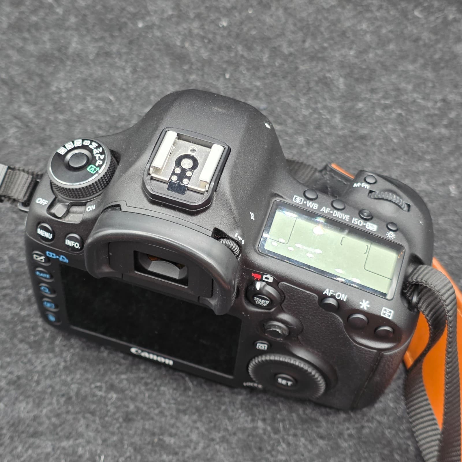 Canon EOS 5D MARK III 22.3MP Digital SLR Camera Body - Thumbnail 3