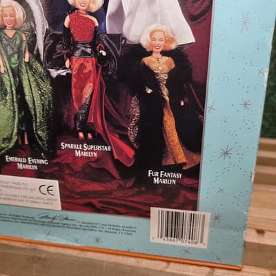 Marilyn Monroe Collectors Series #5 Fur Fantasy Marilyn Doll - Vintage 1993 New - Thumbnail 8