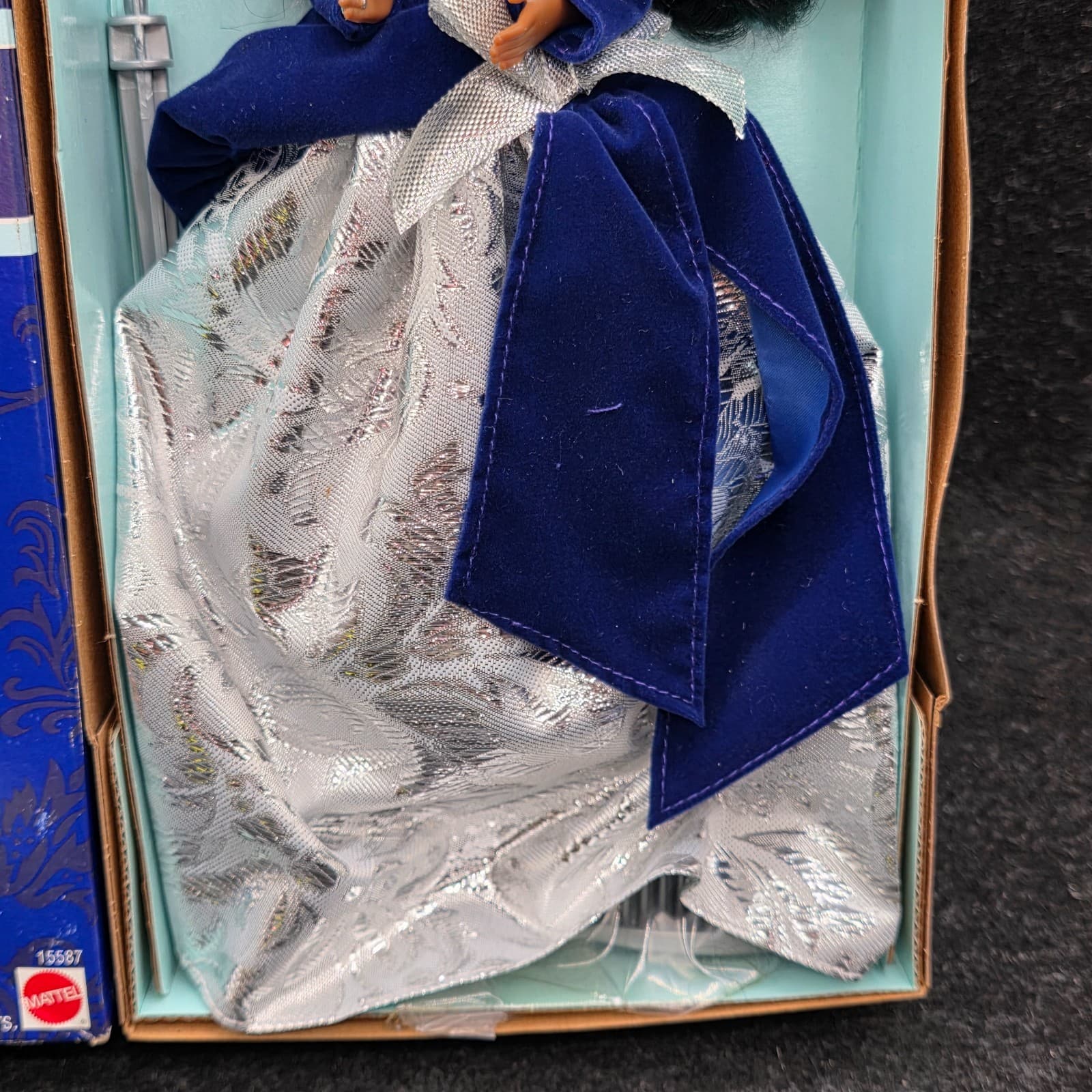 NEW Avon Winter Velvet African American Barbie Doll Special Edition Mattel 1995 - Thumbnail 10
