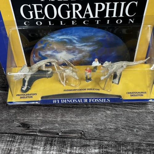1998 National Geographic Collection #1 Micro Machines Dinosaur Fossils play set - Thumbnail 2