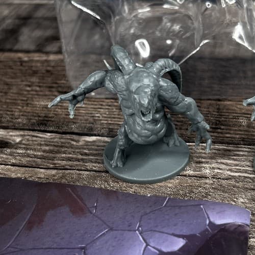 The Order Of Vampire Hunters 1 Brith Miniature Figure 1 burst Mini (New In Box) - Thumbnail 7