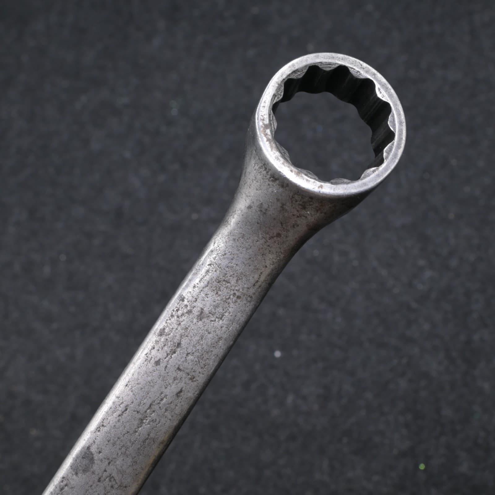 Snap-on 7/8–15/16" 12-Point SAE 10° Offset Industrial Finish Wrench GXB2830 - Thumbnail 3