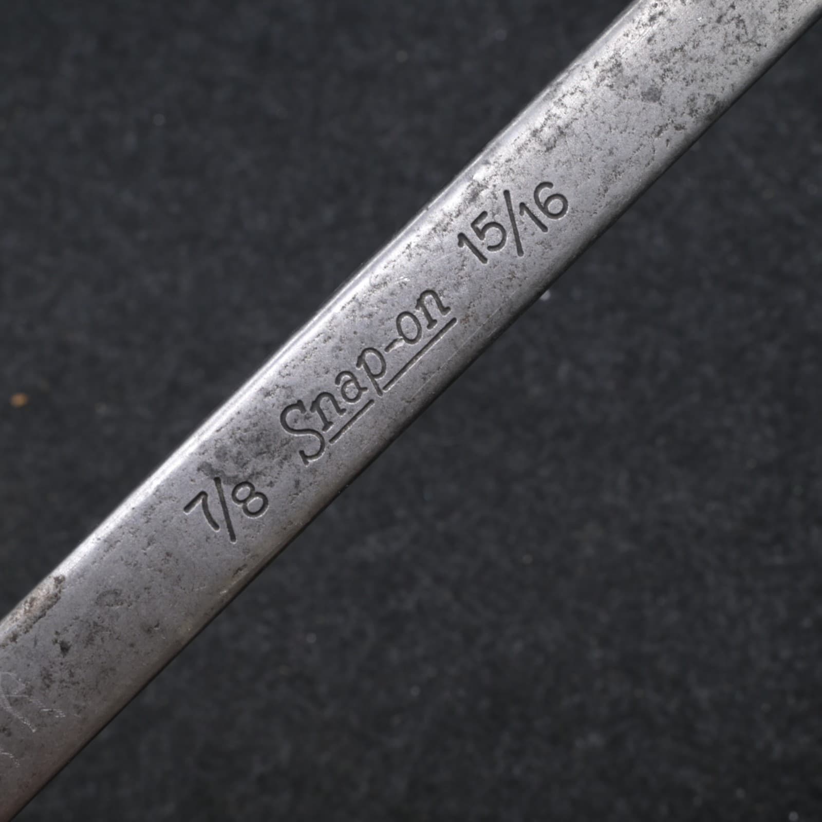 Snap-on 7/8–15/16" 12-Point SAE 10° Offset Industrial Finish Wrench GXB2830 - Thumbnail 2
