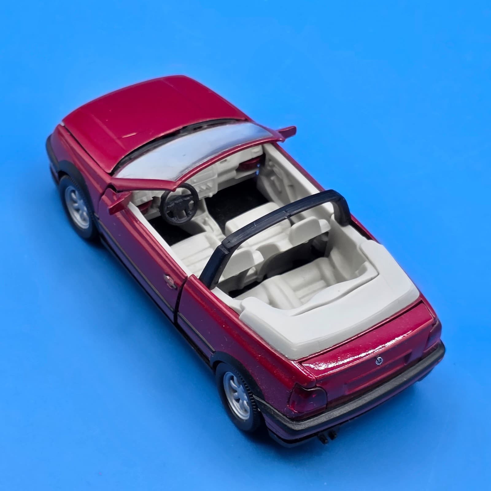 MINICHAMPS 1/43 Generation Golf Volkswagen WV Red Diecast model Germany - Thumbnail 4