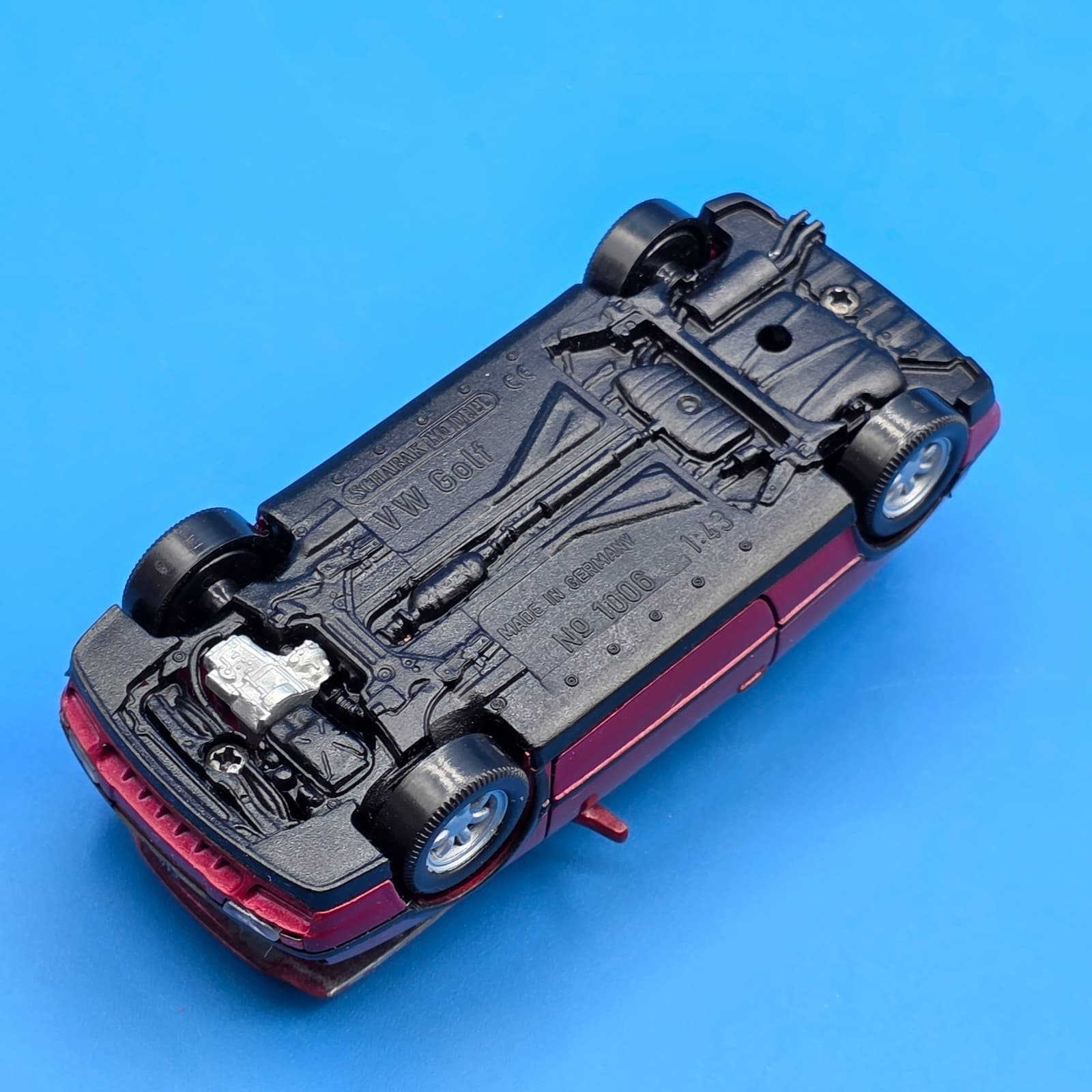 MINICHAMPS 1/43 Generation Golf Volkswagen WV Red Diecast model Germany - Thumbnail 3